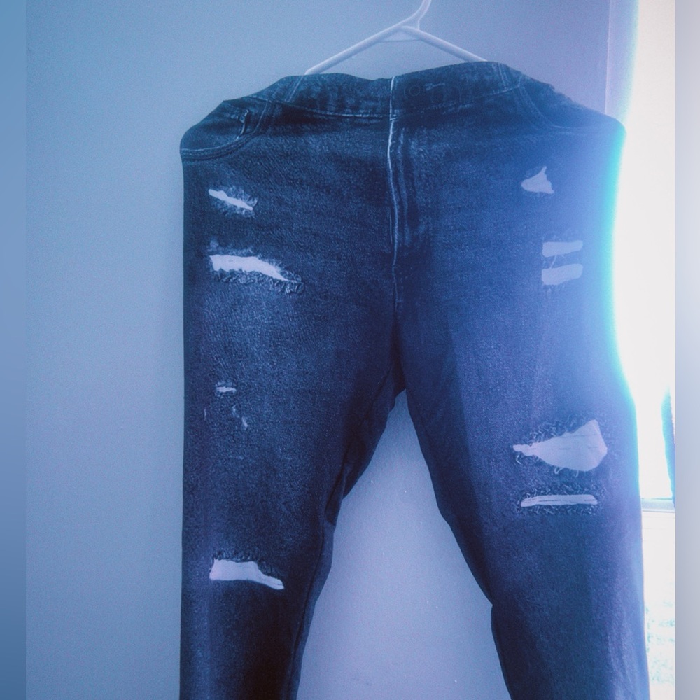 Stylish Distressed Black Jeans for Men